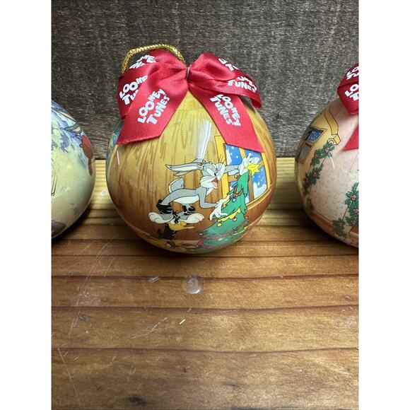 Set of 4 Vintage Looney Tunes Christmas Ornaments - 1995 - Picture 4 of 6
